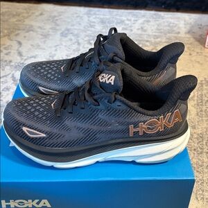 Hoka Women’s Clifton 9 Running Shoes - size 7.5 - black/rose/white